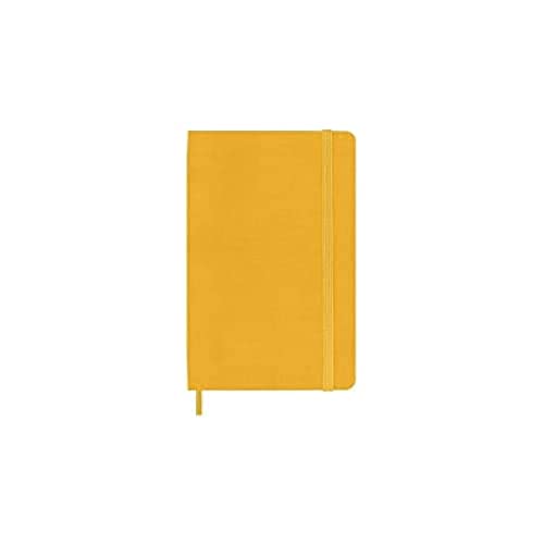 Moleskine Cuaderno Clásico de Papel Liso, Tapa Dura de Seda y Cierre Elástico, Formato Bolsillo, Color Amarillo Anaranjado