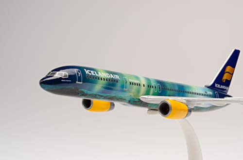 Herpa 610735 - Avión Hekla Aurora de Icelandair, Boeing 757-200, Modelo en Miniatura de avión con Soporte, artículo Coleccionable, Snap Fit, plástico, Escala 1:200, Azul Multicolor