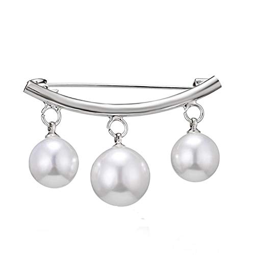 Broche de acero plateado con 3 perlas nacaradas blancas.