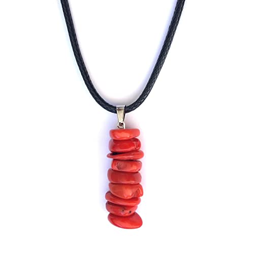 Collar con colgante piedras coral rojo. Amuleto protector con cordón encerado de cuero negro. Ideal para regalo. Coral rojo.