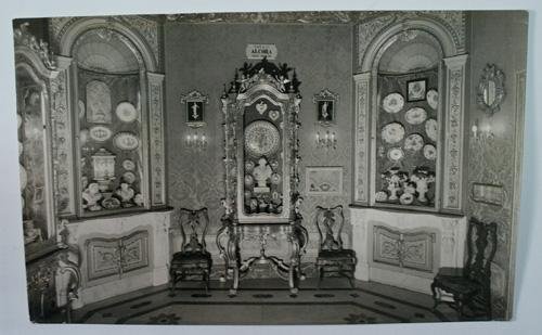 Antigua postal fotográfica. Old photo post card. 177 - VALENCIA - Museo Nacional de Cerámica Gonzalez Martí. Fondo de la sala de Alcora.